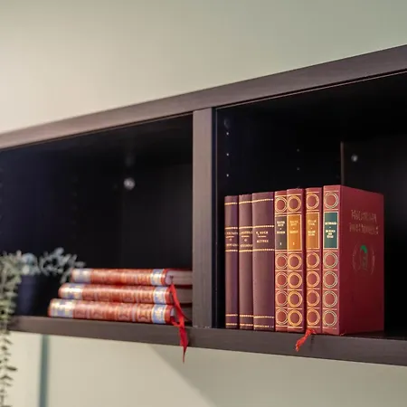 Hideaway By Lovelystay Апартаменты *