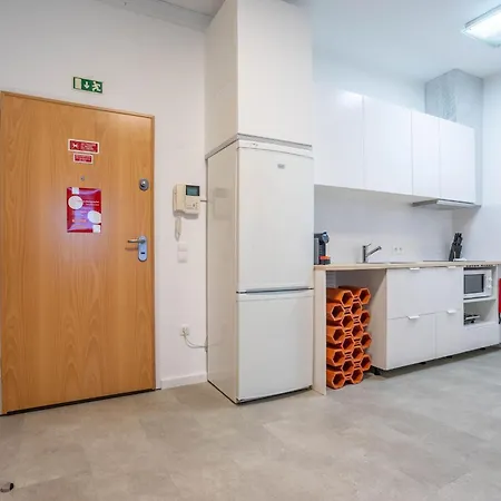 Hideaway By Lovelystay Апартаменты *