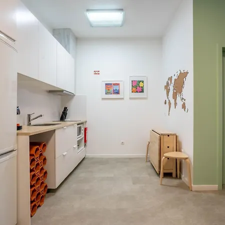 Hideaway By Lovelystay Apartment